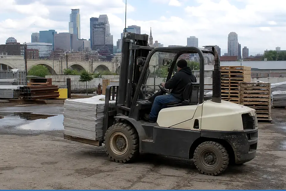 Minneapolis-St. Paul forklift dealers and material handling equipment