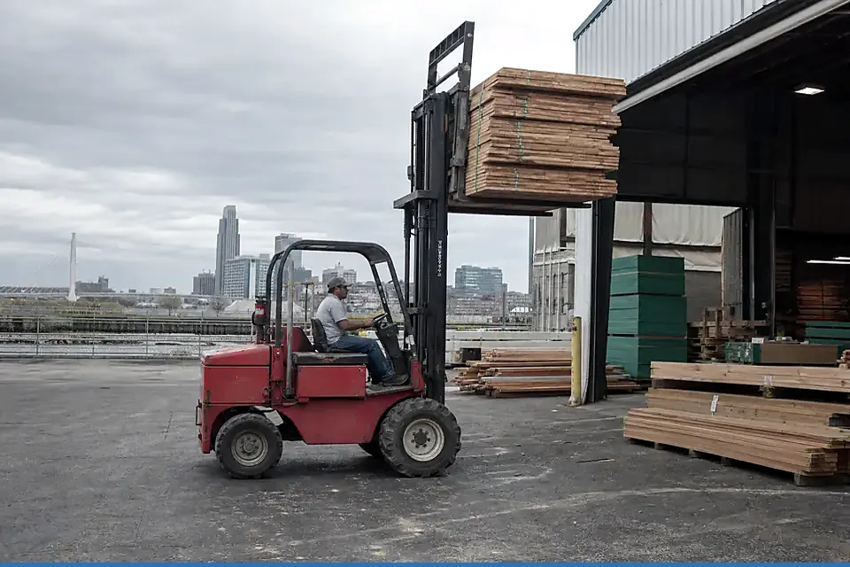 Omaha forklift dealers and material handling equipment